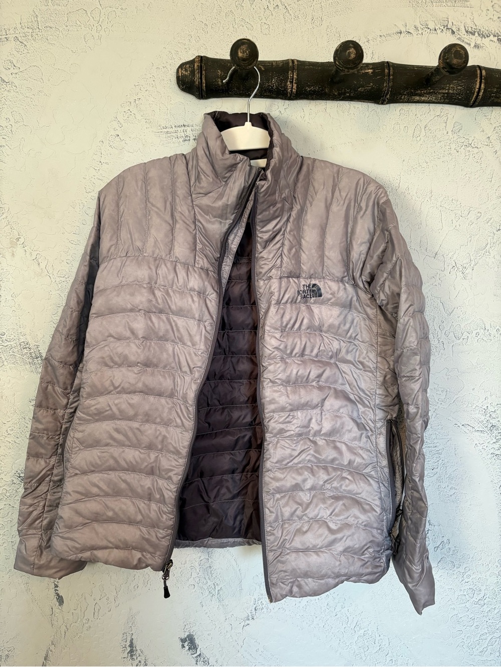 The North Face Women’s Lightweight Quilted Puffer Jacket - Light Gray